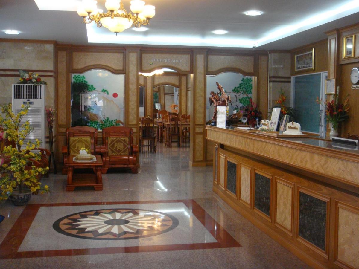Submukda Phoomplace Hotel Мукдахан Экстерьер фото
