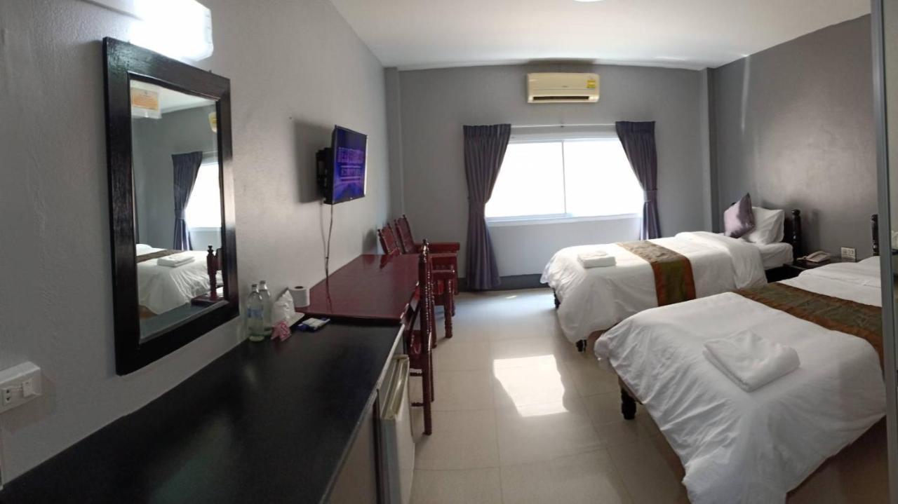Submukda Phoomplace Hotel Мукдахан Экстерьер фото