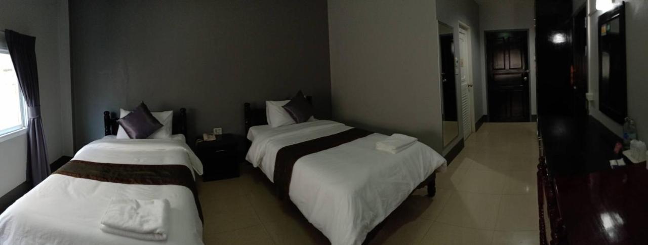 Submukda Phoomplace Hotel Мукдахан Экстерьер фото