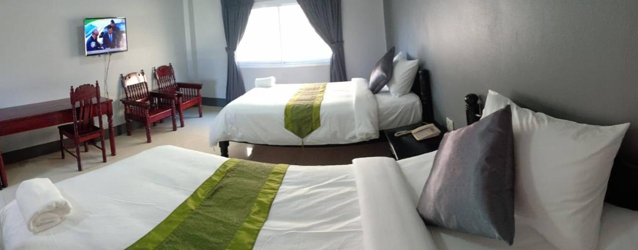 Submukda Phoomplace Hotel Мукдахан Экстерьер фото