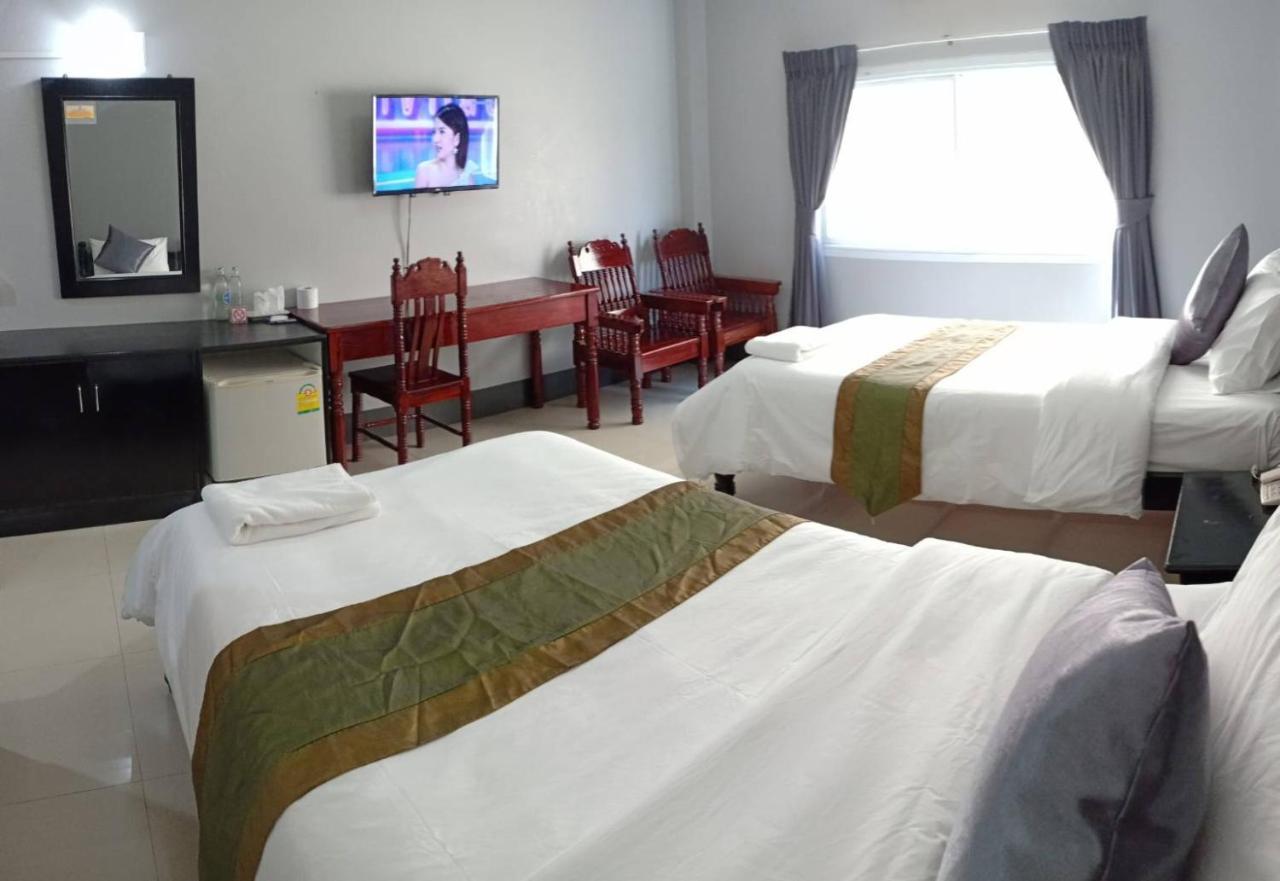 Submukda Phoomplace Hotel Мукдахан Экстерьер фото