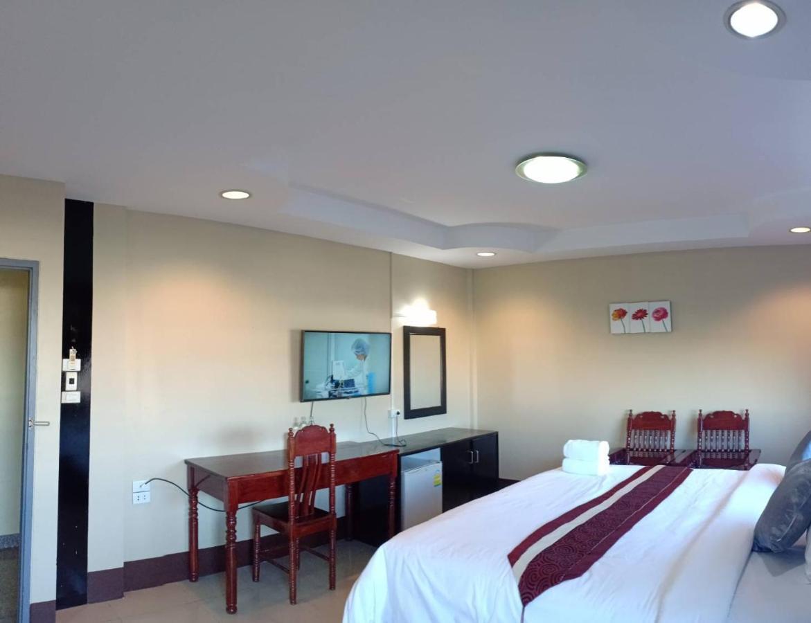 Submukda Phoomplace Hotel Мукдахан Экстерьер фото