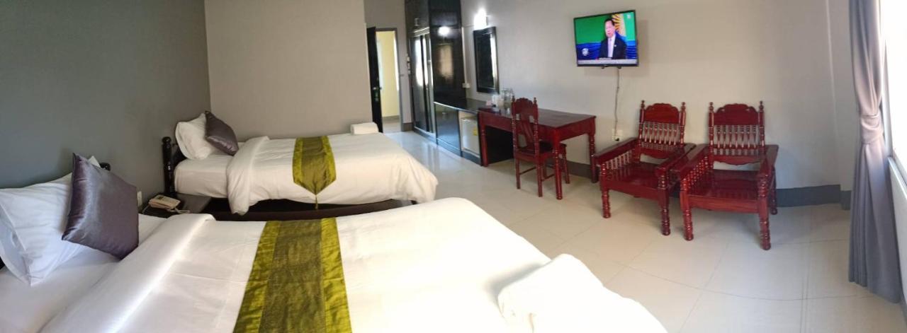 Submukda Phoomplace Hotel Мукдахан Экстерьер фото