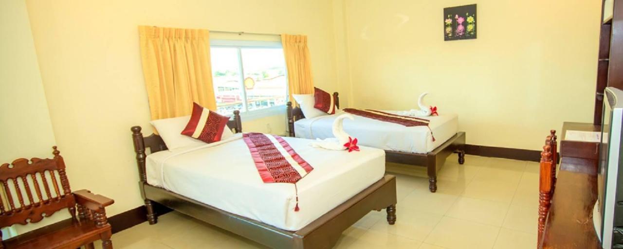 Submukda Phoomplace Hotel Мукдахан Экстерьер фото