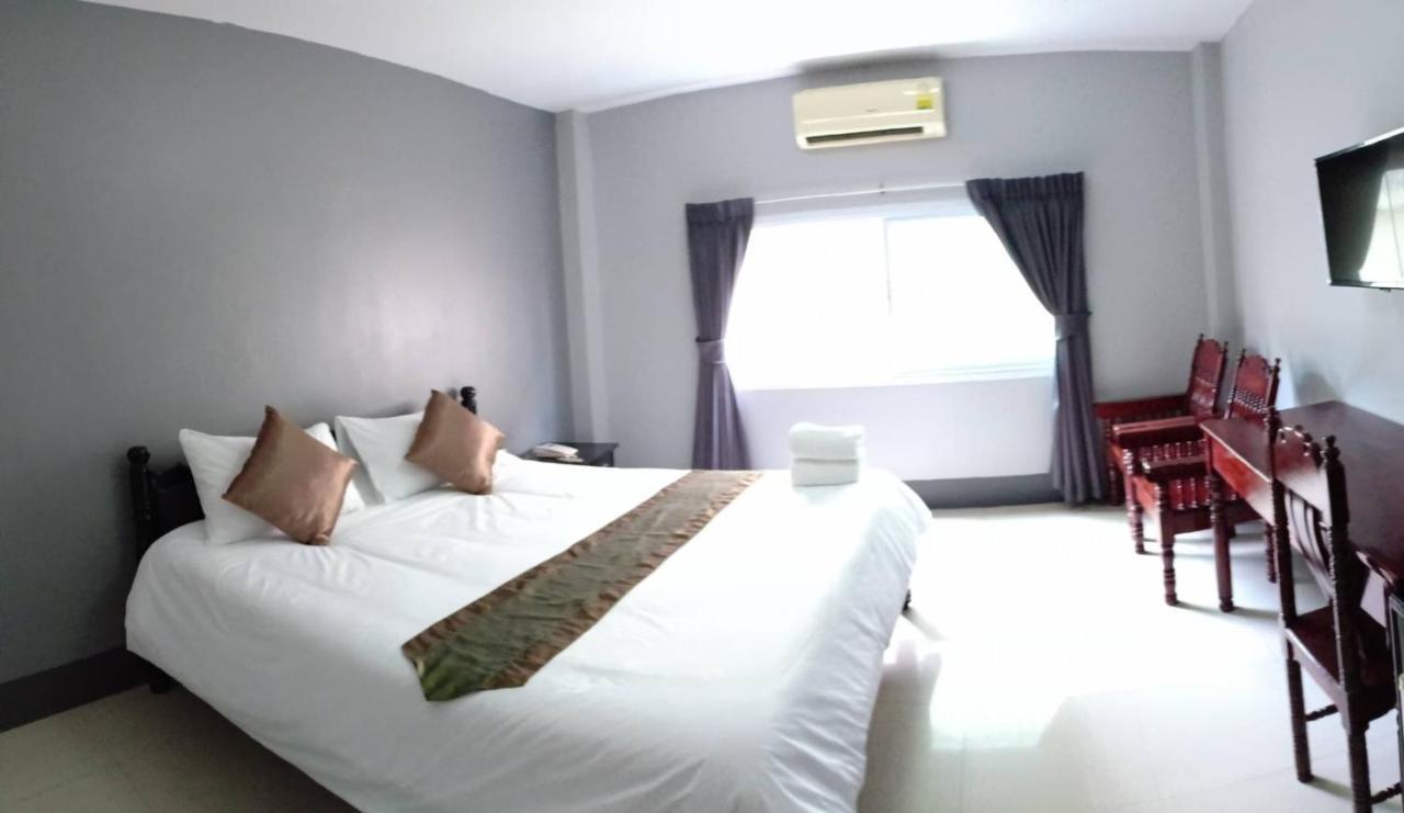 Submukda Phoomplace Hotel Мукдахан Экстерьер фото