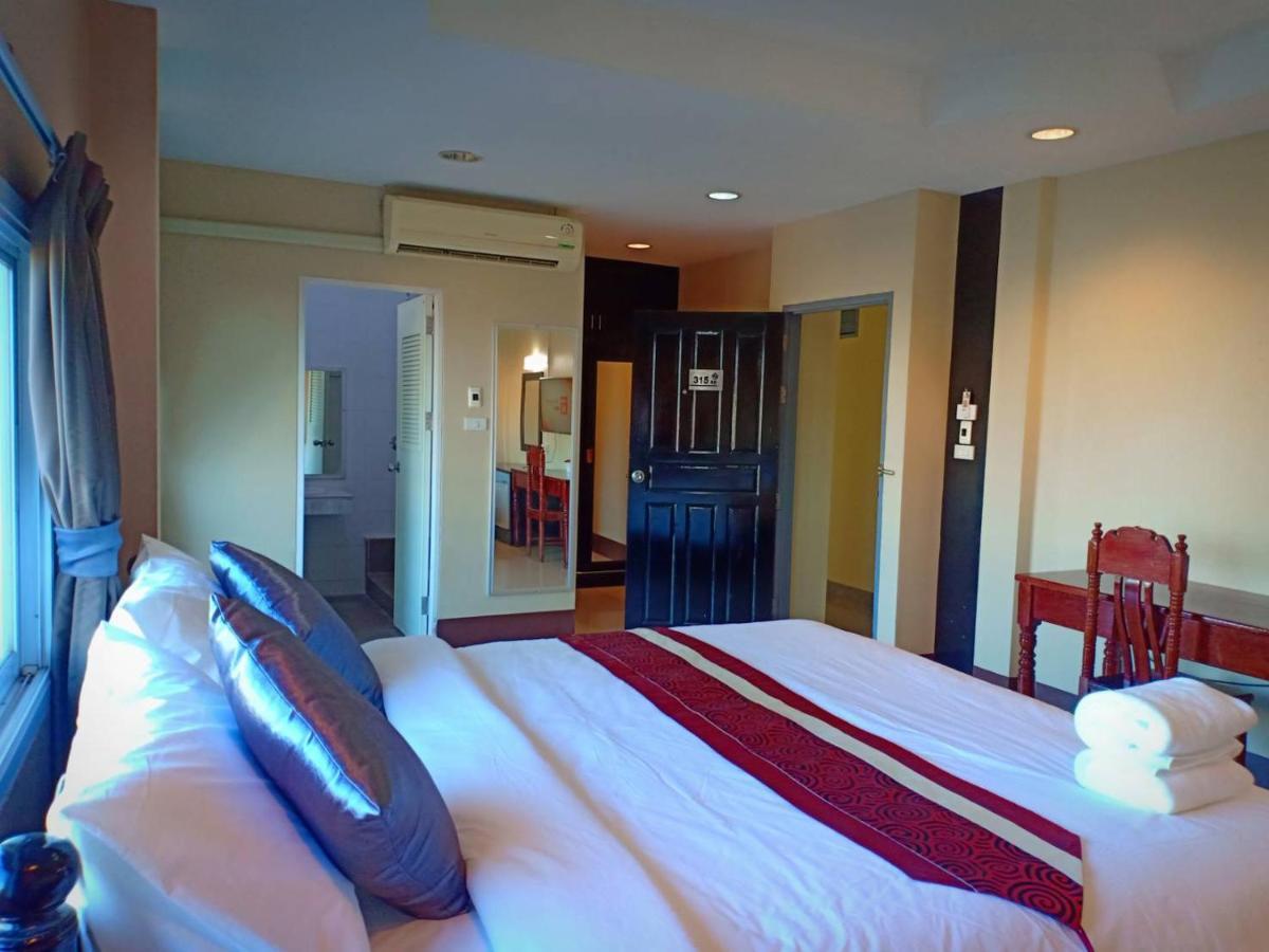 Submukda Phoomplace Hotel Мукдахан Экстерьер фото