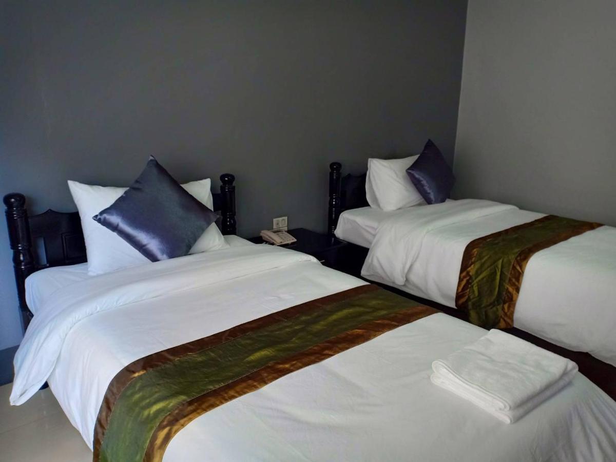 Submukda Phoomplace Hotel Мукдахан Экстерьер фото