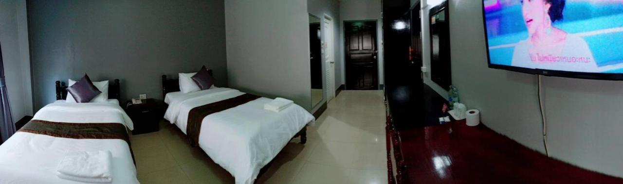 Submukda Phoomplace Hotel Мукдахан Экстерьер фото