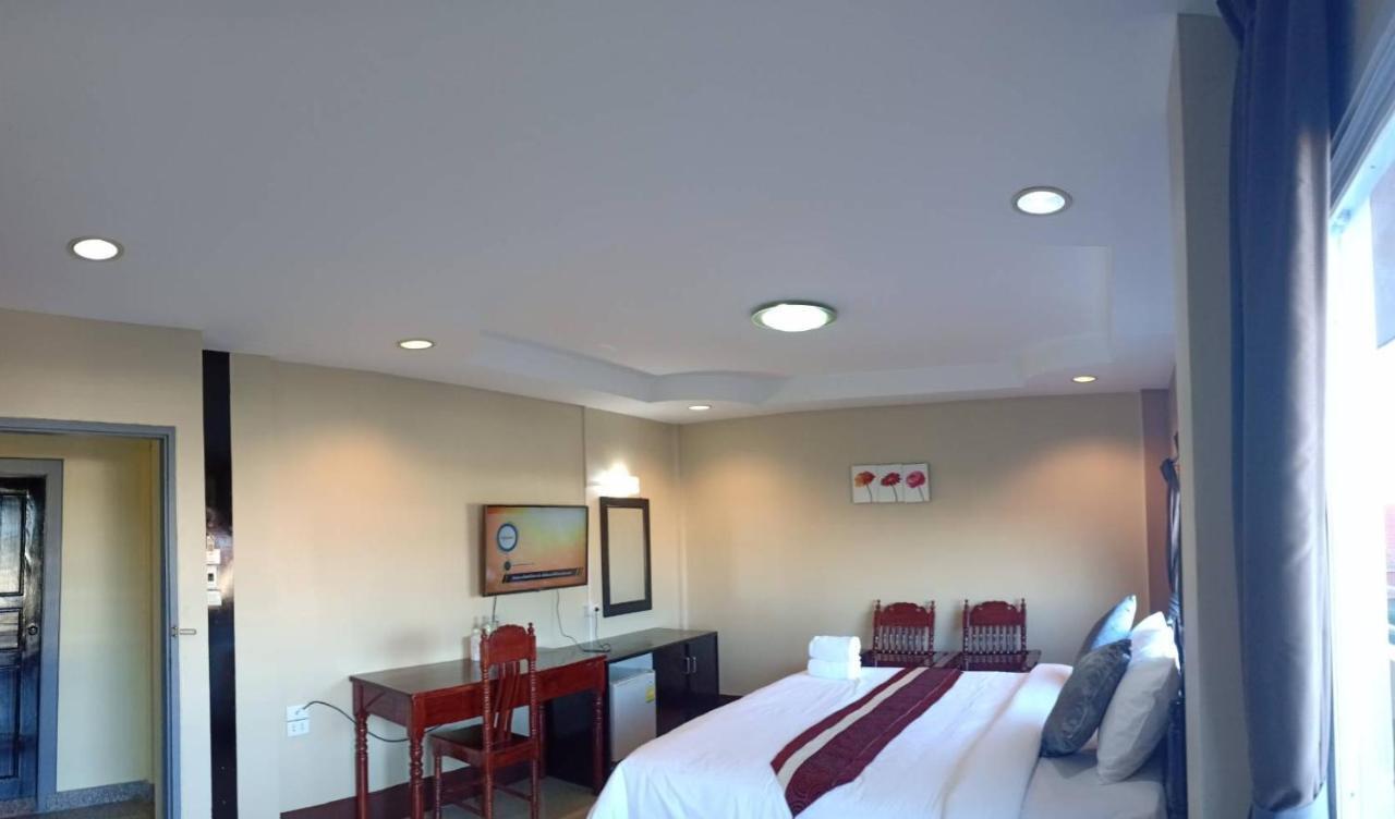 Submukda Phoomplace Hotel Мукдахан Экстерьер фото